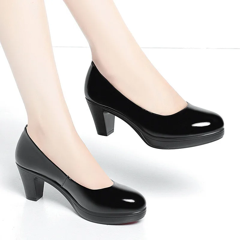 Patent Leather Pump - Sepatu Kulit Paten Elegan Ukuran Besar
