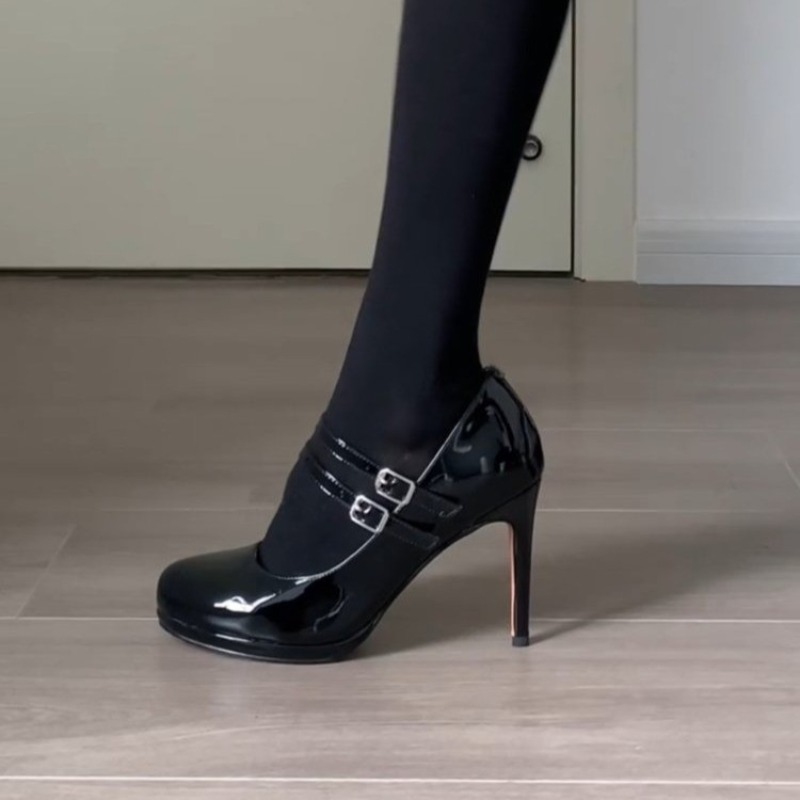 Sepatu Mary Jane Hak Tinggi Mo - Patent Leather Pump ulasan dan harga