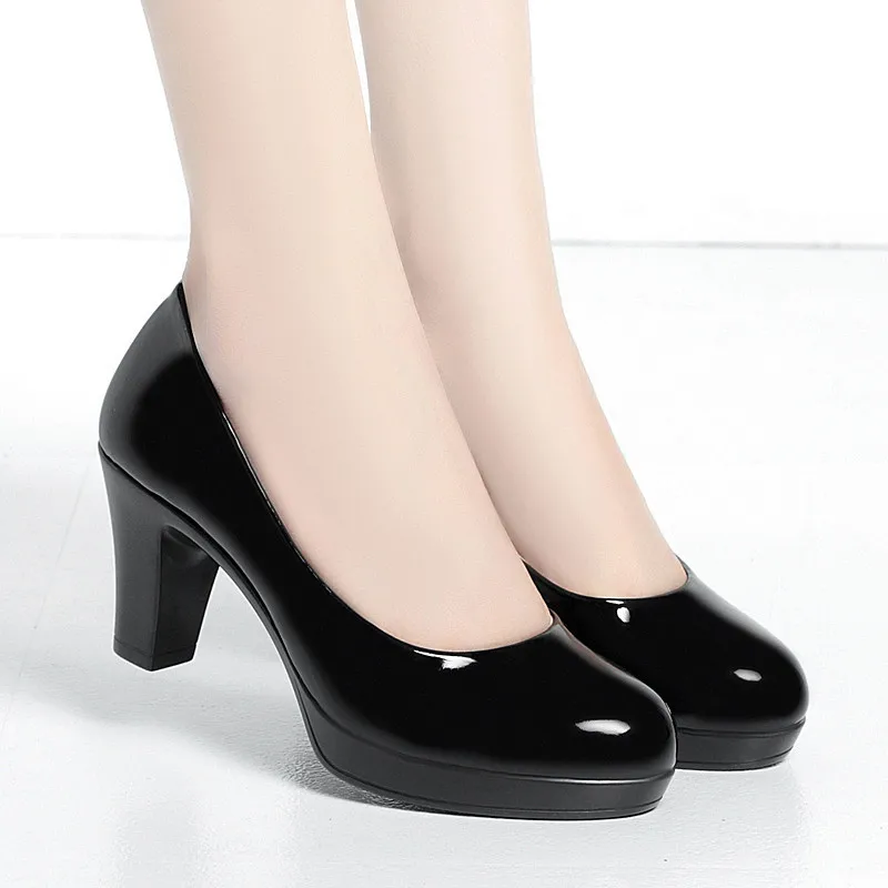 Sepatu Kulit Paten Elegan Ukur - Patent Leather Pump ulasan dan harga
