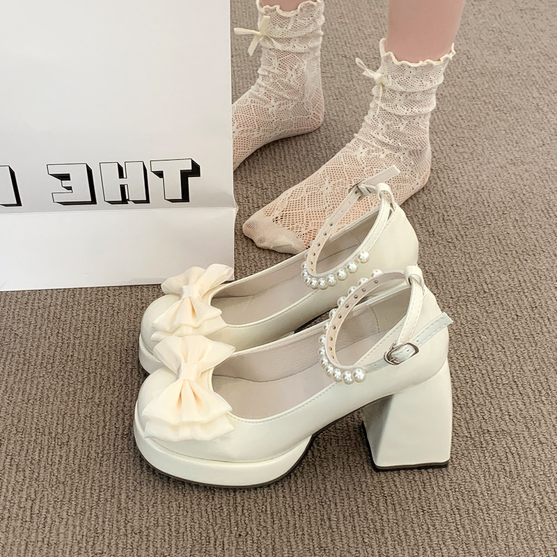 Sepatu Mary Jane Wanita Berbah - Patent Leather Pump ulasan dan harga