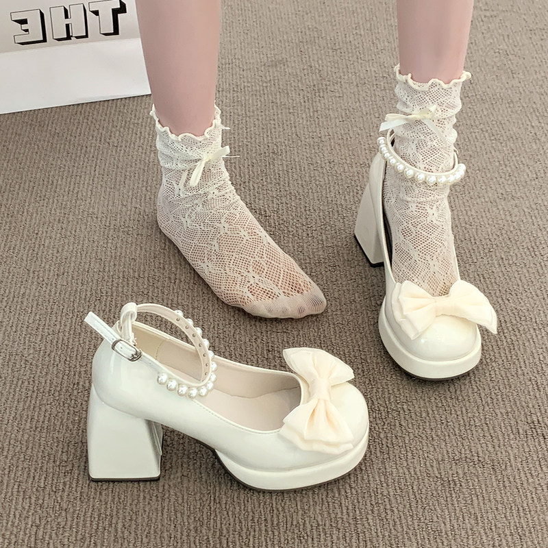 Sepatu Mary Jane Wanita Berbah - Patent Leather Pump ulasan dan harga