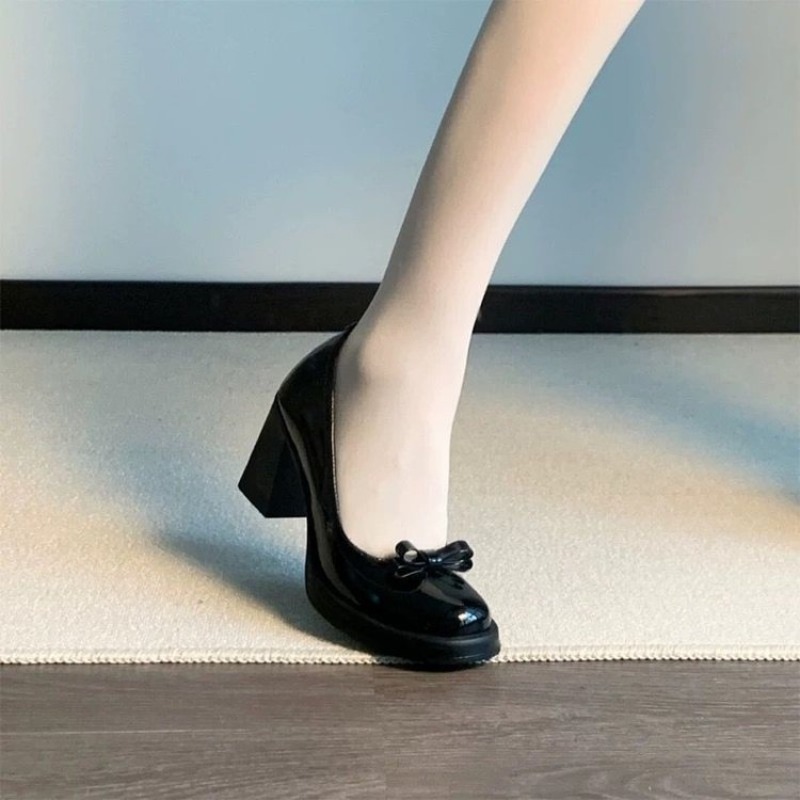Sepatu Mary Jane Platform Hita - Patent Leather Pump ulasan dan harga