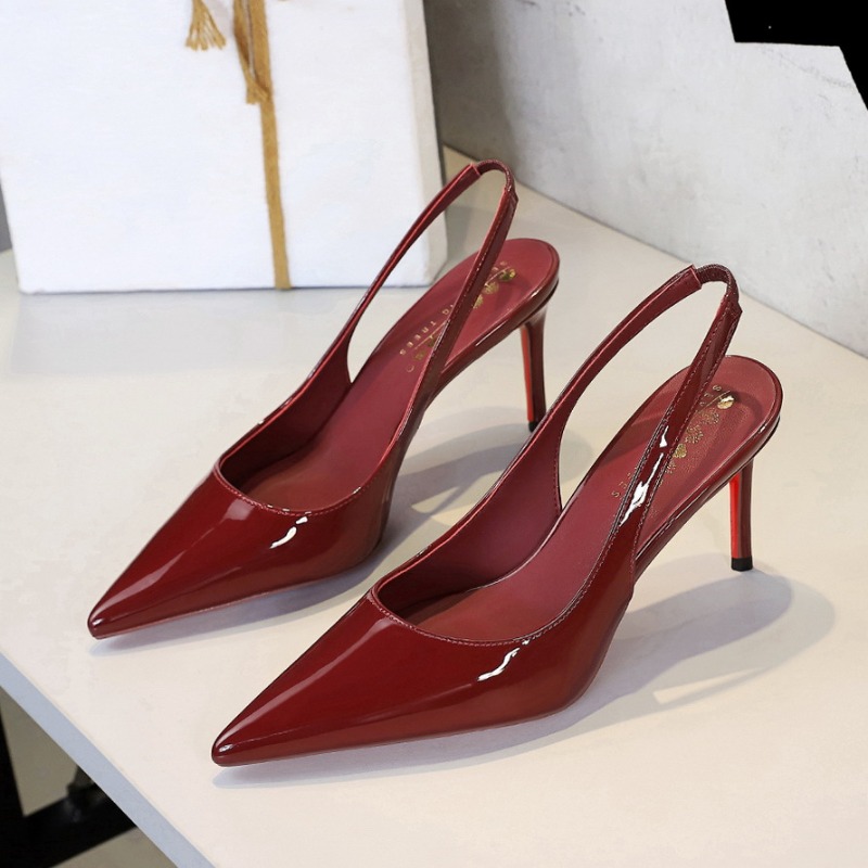 Sepatu Hak Tinggi Runcing Erop - Patent Leather Pump ulasan dan harga