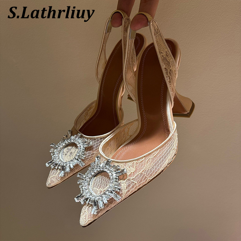 Sandal Berlian Imitasi Bunga U - Patent Leather Pump ulasan dan harga